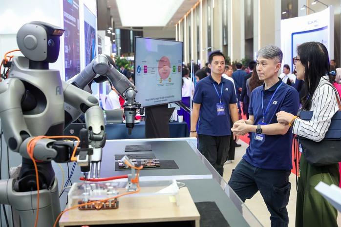 Exhibit at India Invents i2 Expo
